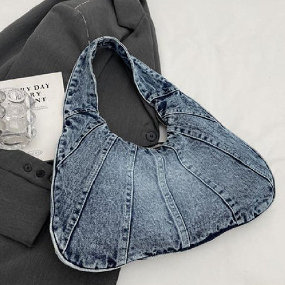 Well Tailored Bag with a Graceful Silhouette