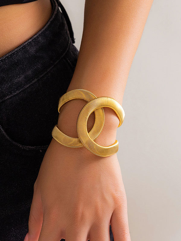 Gracefully Styled Garment for Any Occasion