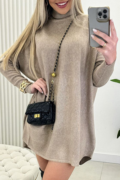Well Tailored Sweater with a Graceful Silhouette