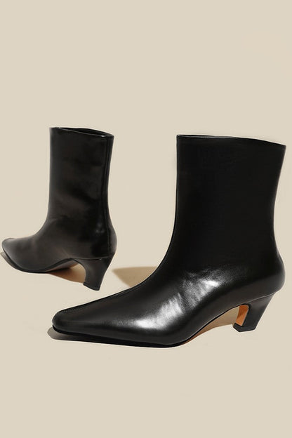 Elegantly Styled Boots for Everyday Wear