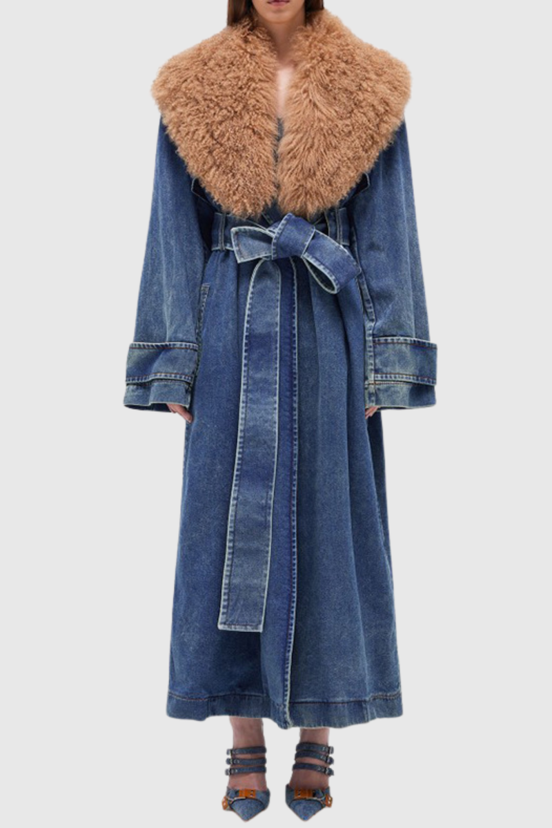 Effortlessly Elegant Coat with a Timeless Design