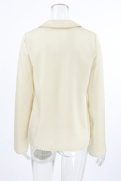 Well Tailored Blouse with a Graceful Silhouette