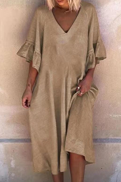 Beautifully Finished Dress in a Timeless Design