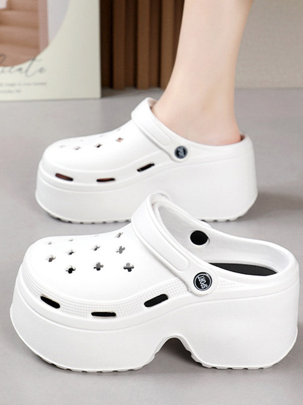 Effortlessly Elegant Sandals with a Timeless Design