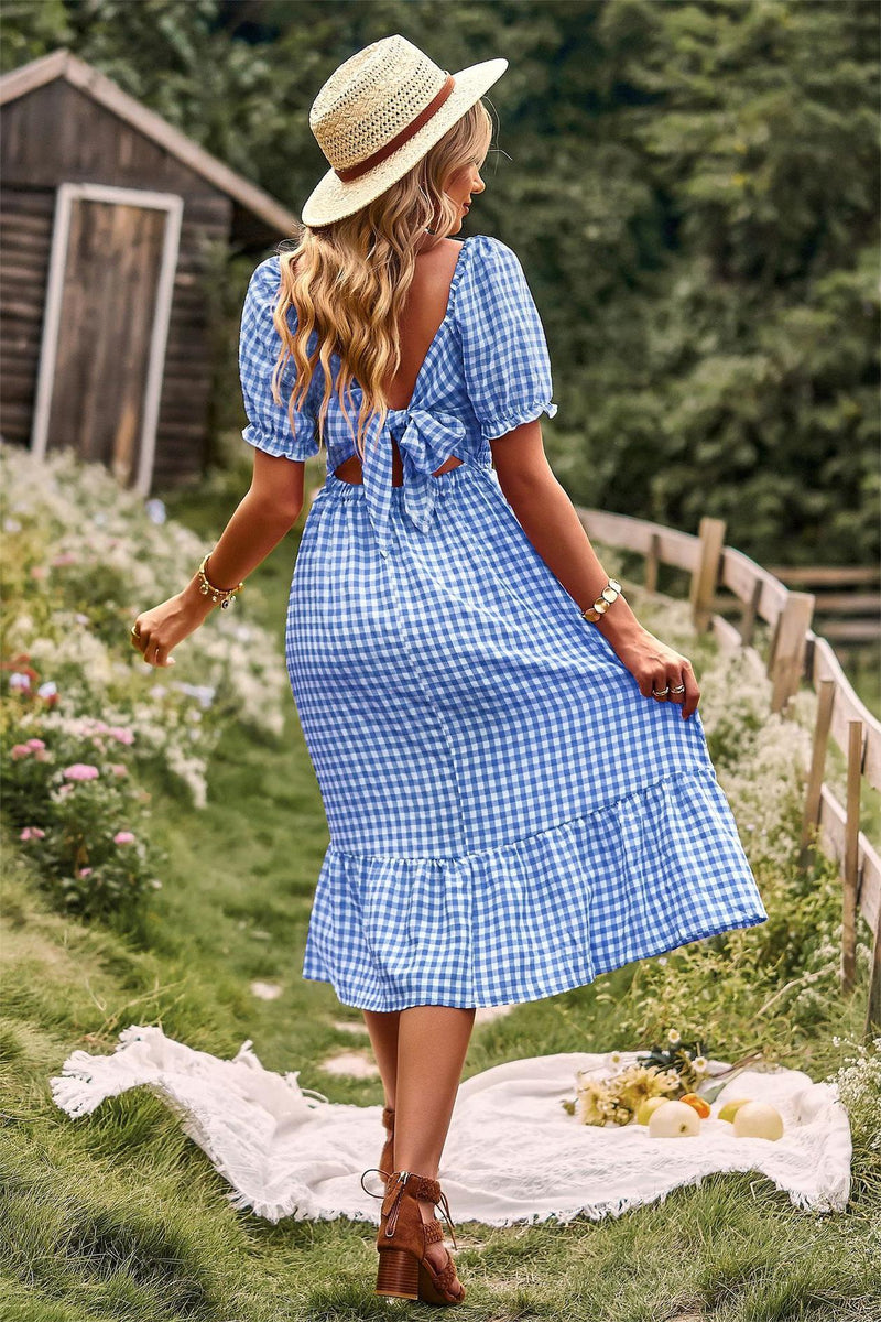 Well Tailored Dress with a Graceful Silhouette
