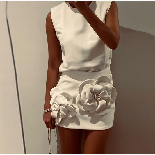 Well Tailored Top with a Graceful Silhouette