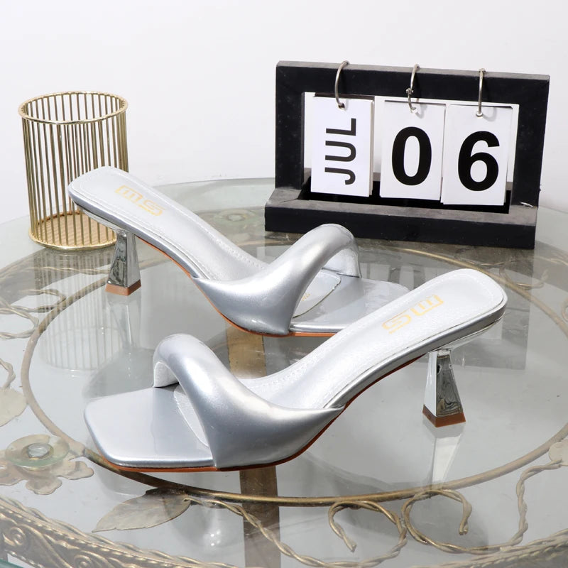 Beautifully Finished Heels in a Timeless Design