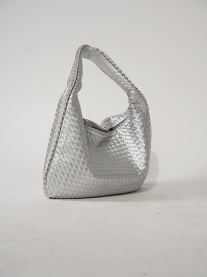 Gracefully Styled Bag for Any Occasion