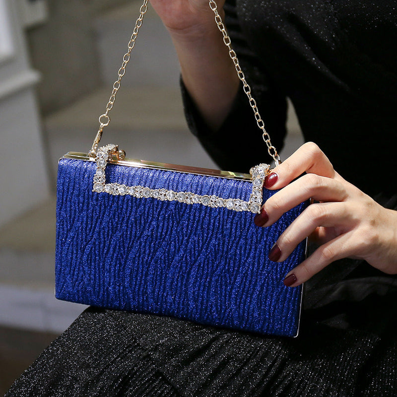 Classic Vintage Bag with a Flattering Fit