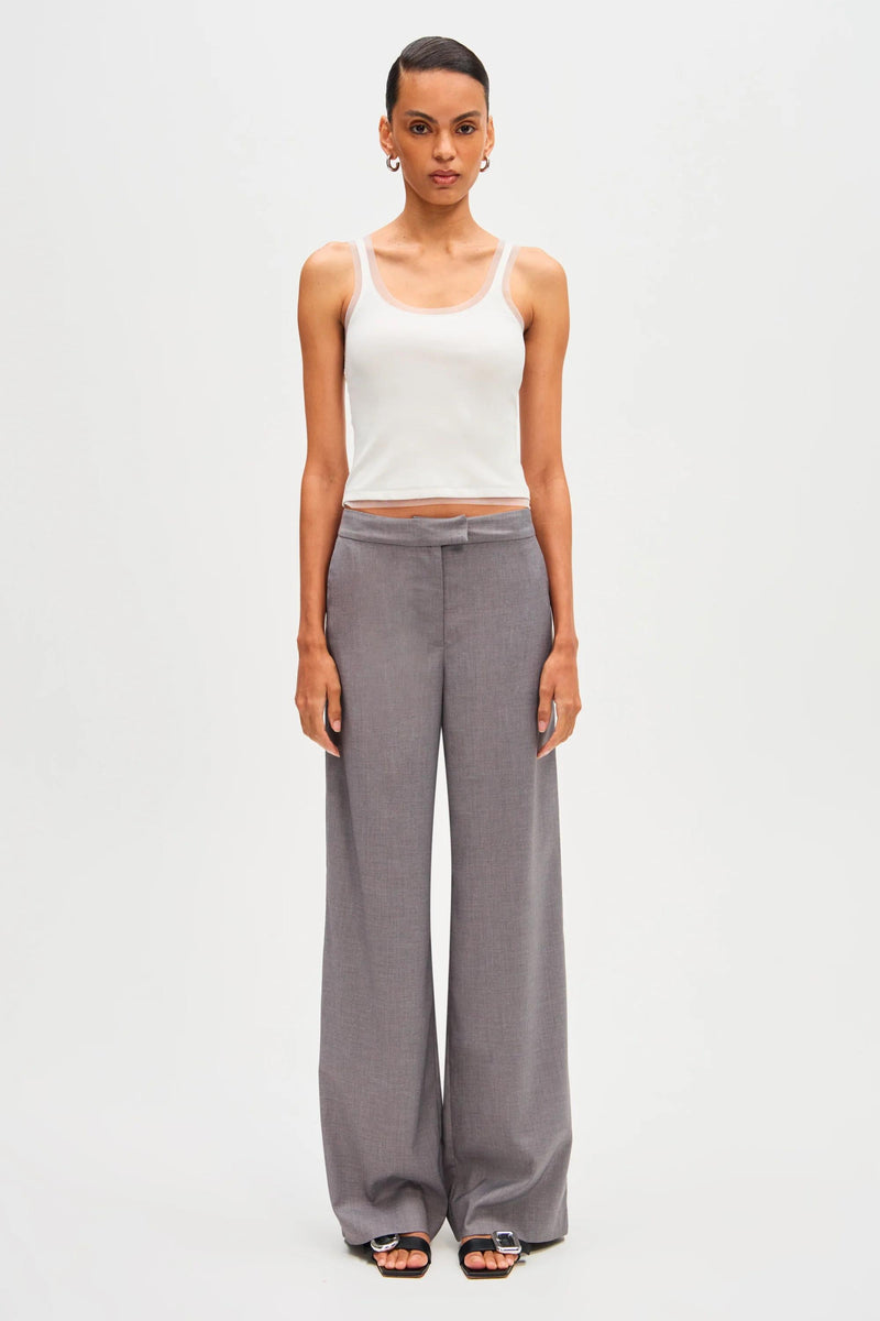 Effortlessly Elegant Pants with a Timeless Design