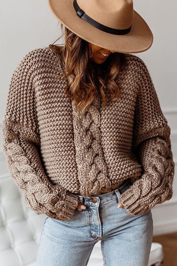 Effortlessly Elegant Sweater with a Timeless Design