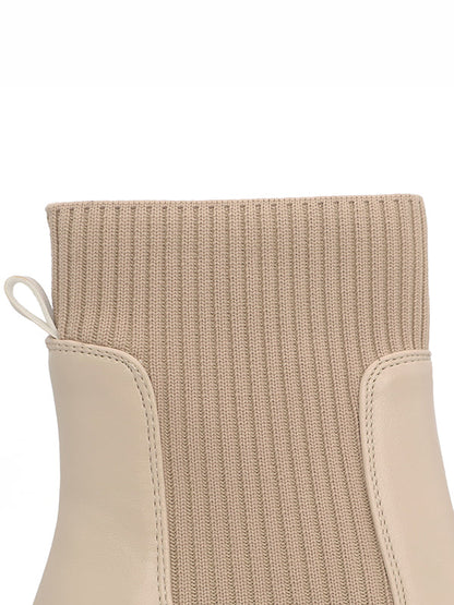 Effortlessly Elegant Boots with a Timeless Design