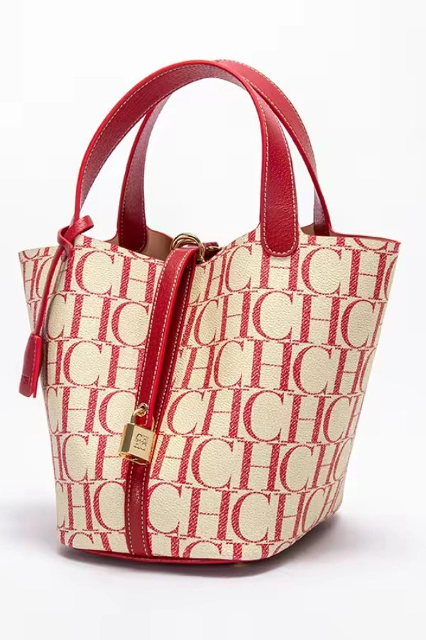 Effortlessly Elegant Bag with a Timeless Design