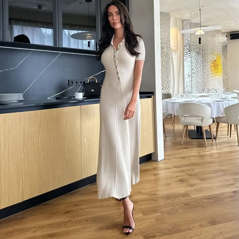 Classic Vintage & Enduringly Stylish Dress