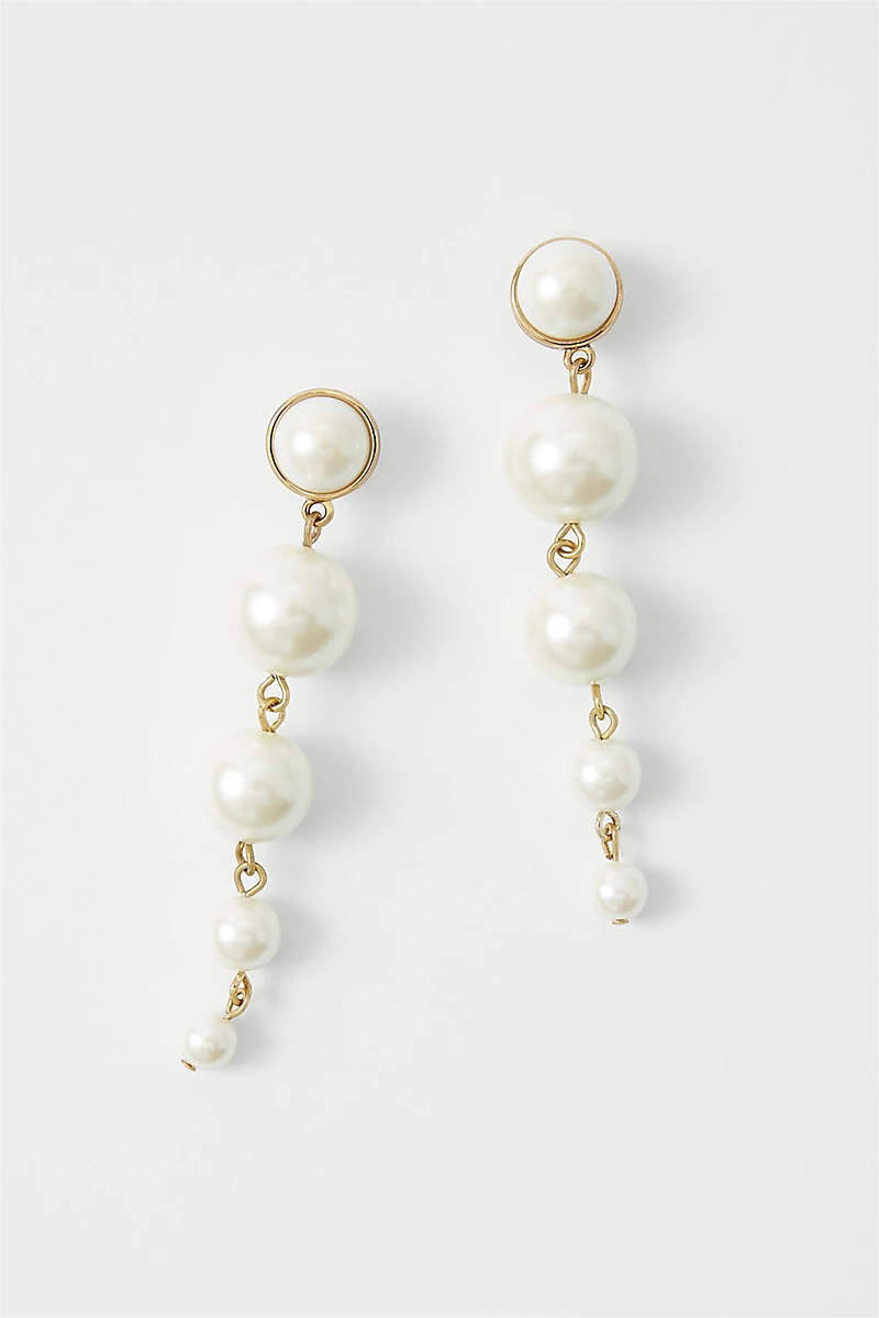 Effortlessly Elegant Garment with a Timeless Design