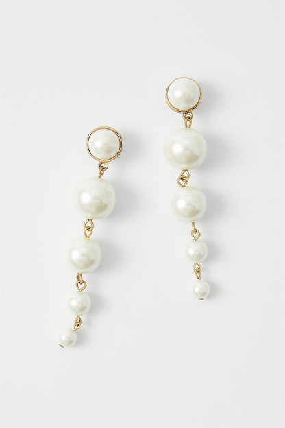 Effortlessly Elegant Garment with a Timeless Design