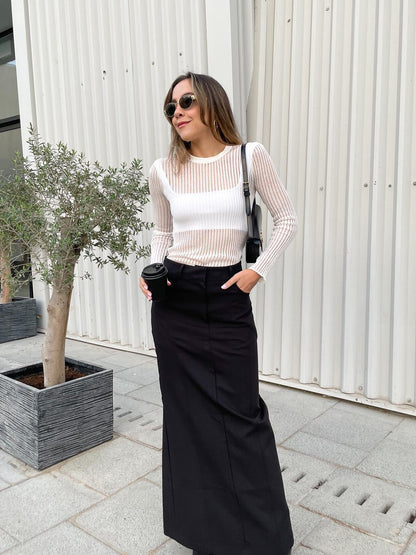 Well Tailored Pullover with a Graceful Silhouette