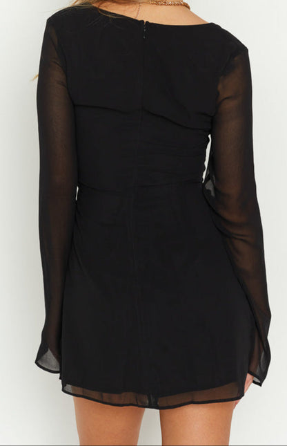 Effortlessly Elegant Dress with a Timeless Design