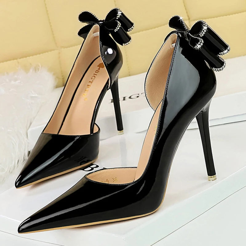 A Vintage Style Heels with Delicate Timeless Details