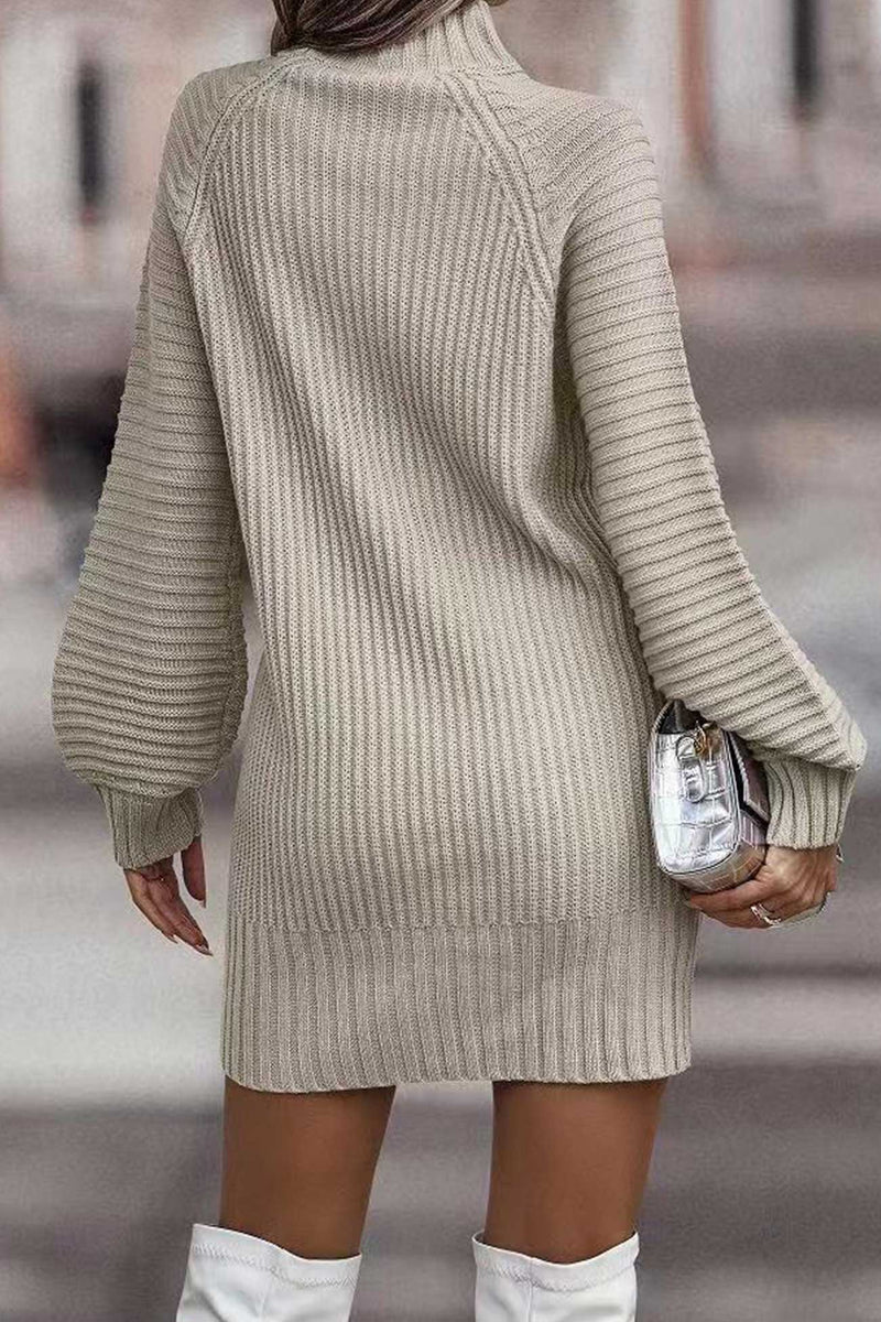 Well Tailored Sweater with a Graceful Silhouette