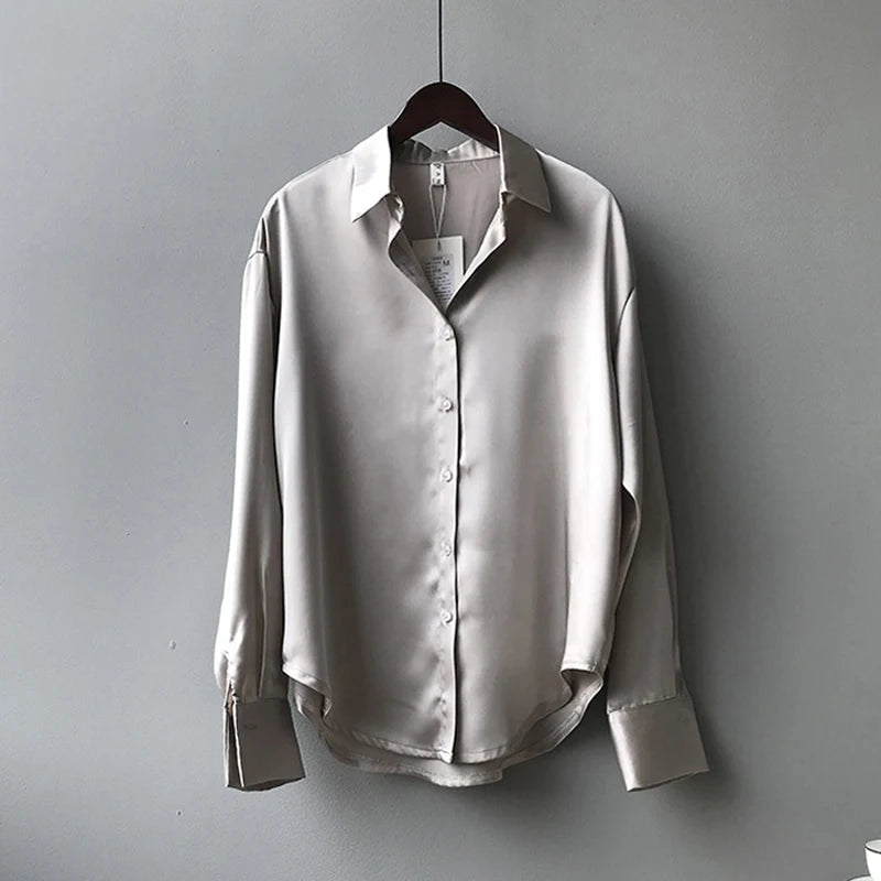 Elegantly Styled Blouse for Everyday Wear