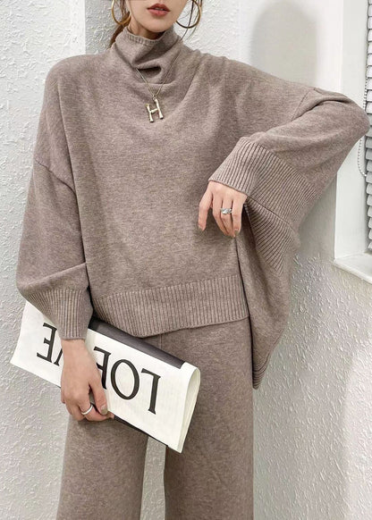 Effortlessly Elegant Sweater with a Timeless Design
