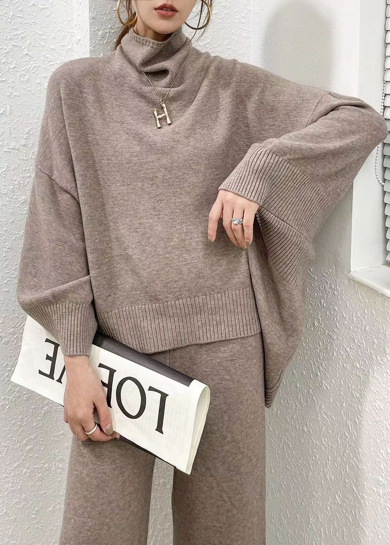 Effortlessly Elegant Sweater with a Timeless Design