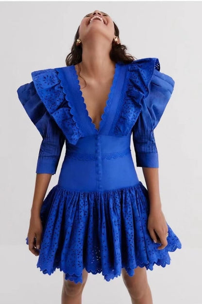 Effortlessly Elegant Dress with a Timeless Design