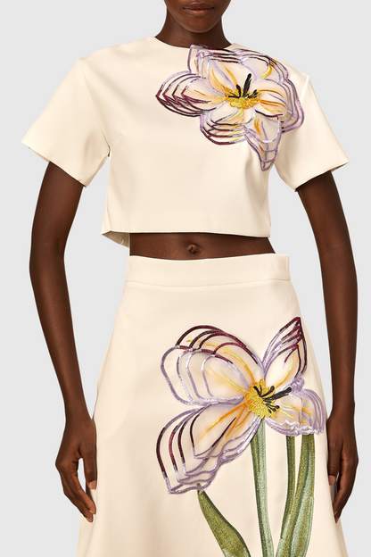 Effortlessly Elegant Garment with a Timeless Design