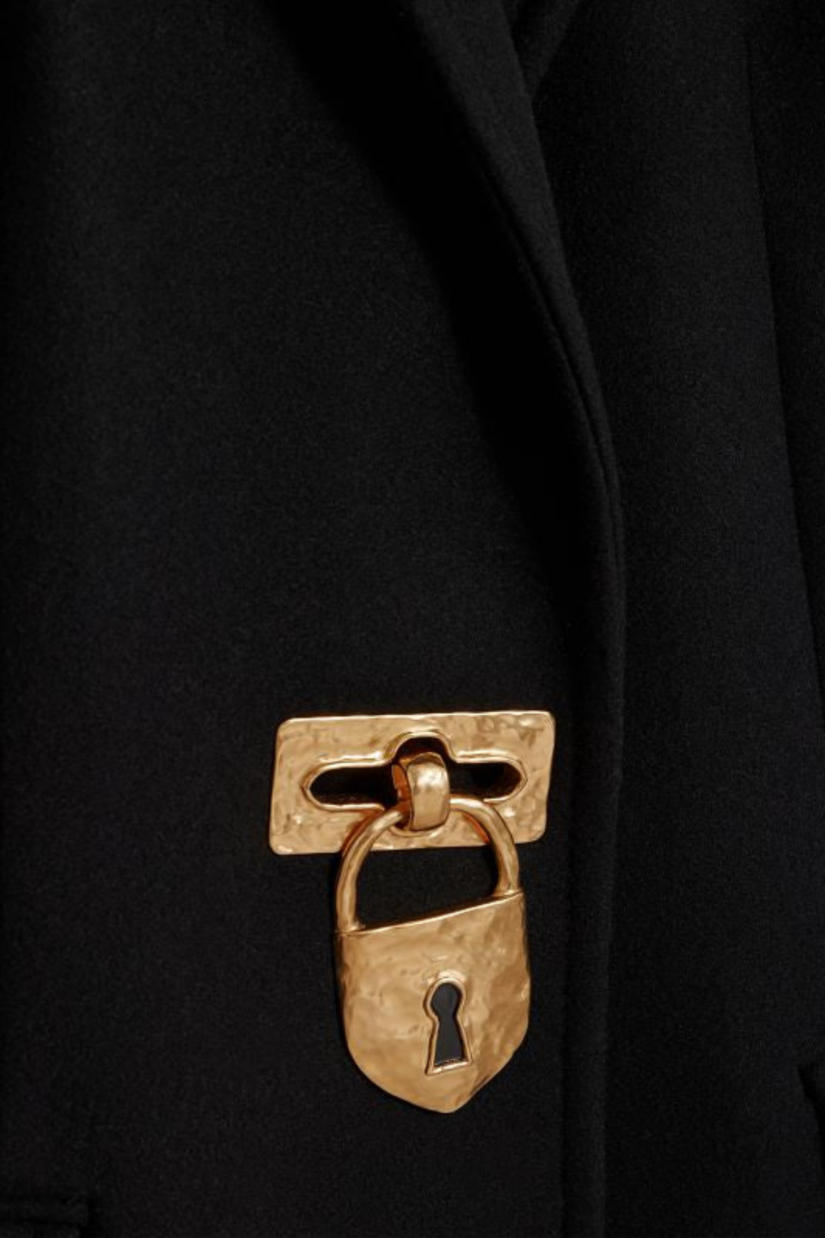 Sophisticated Garment with a Clean Classic Look