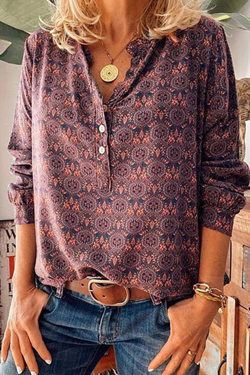 Effortlessly Elegant Top with a Timeless Design