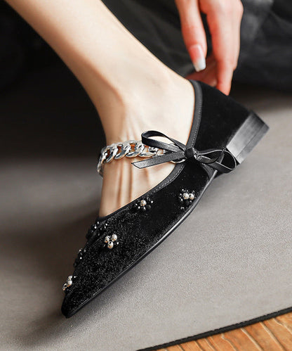 Well Tailored Shoes with a Graceful Silhouette