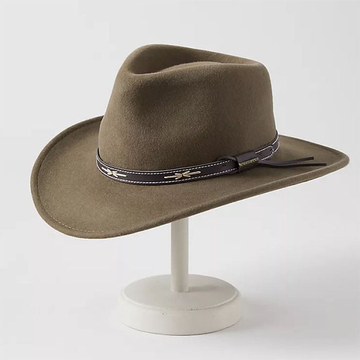 Effortlessly Elegant Garment with a Timeless Design