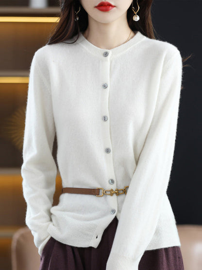 Well Tailored Cardigan with a Graceful Silhouette