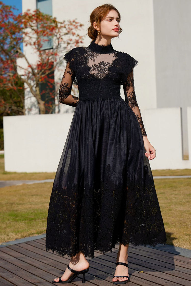 Effortlessly Elegant Dress with a Timeless Design