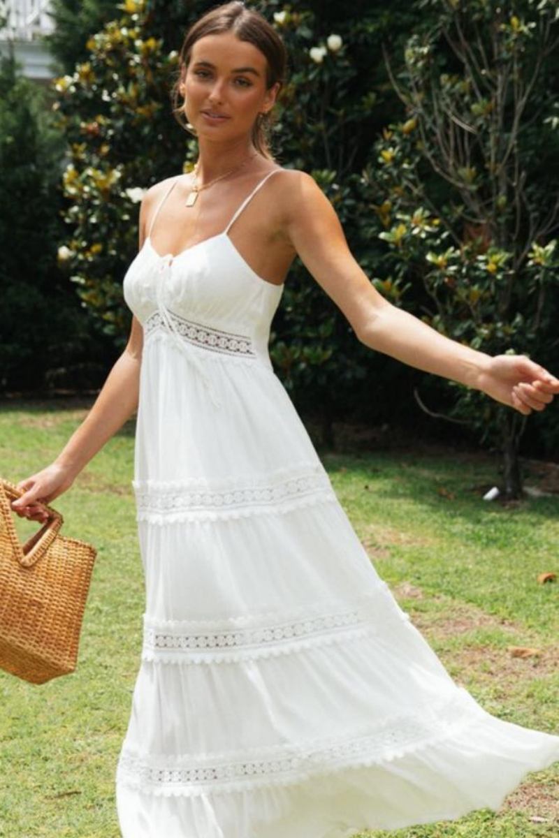 Gracefully Styled Dress for Any Occasion