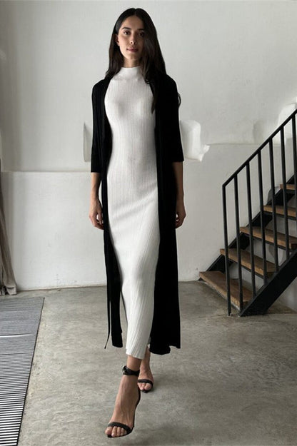 Well Tailored Sweater with a Graceful Silhouette