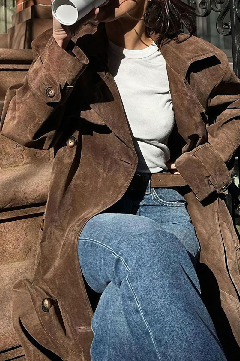 Well Tailored Coat with a Graceful Silhouette