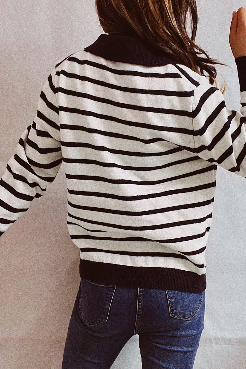 Effortlessly Elegant Sweater with a Timeless Design