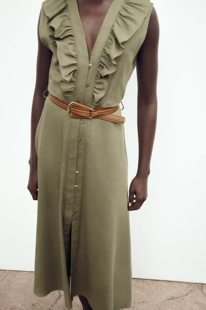 Beautifully Finished Dress in a Timeless Design
