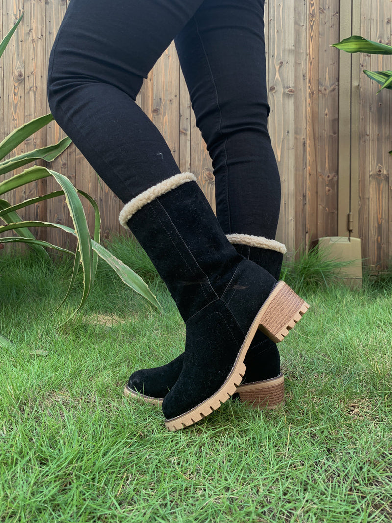 Gracefully Styled Boots for Any Occasion