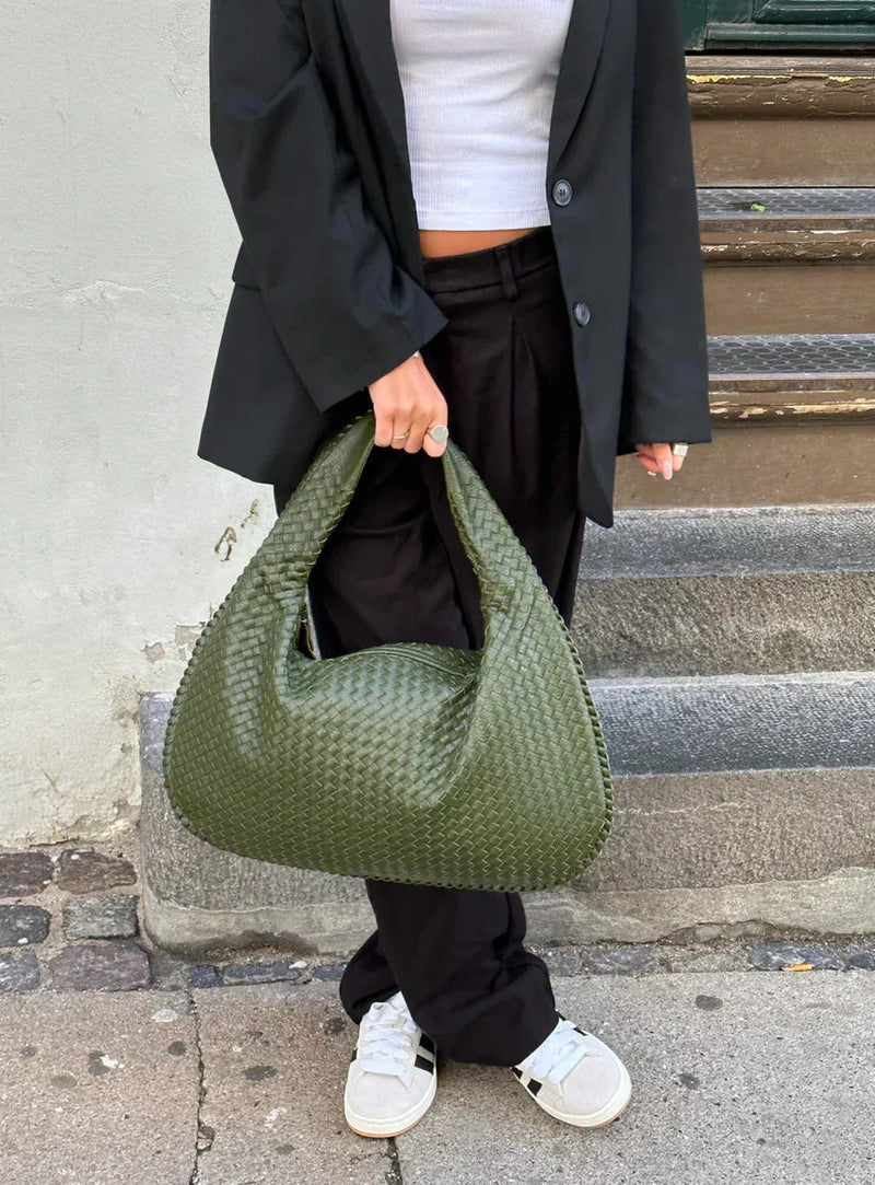 Classic Vintage Bag with a Flattering Fit