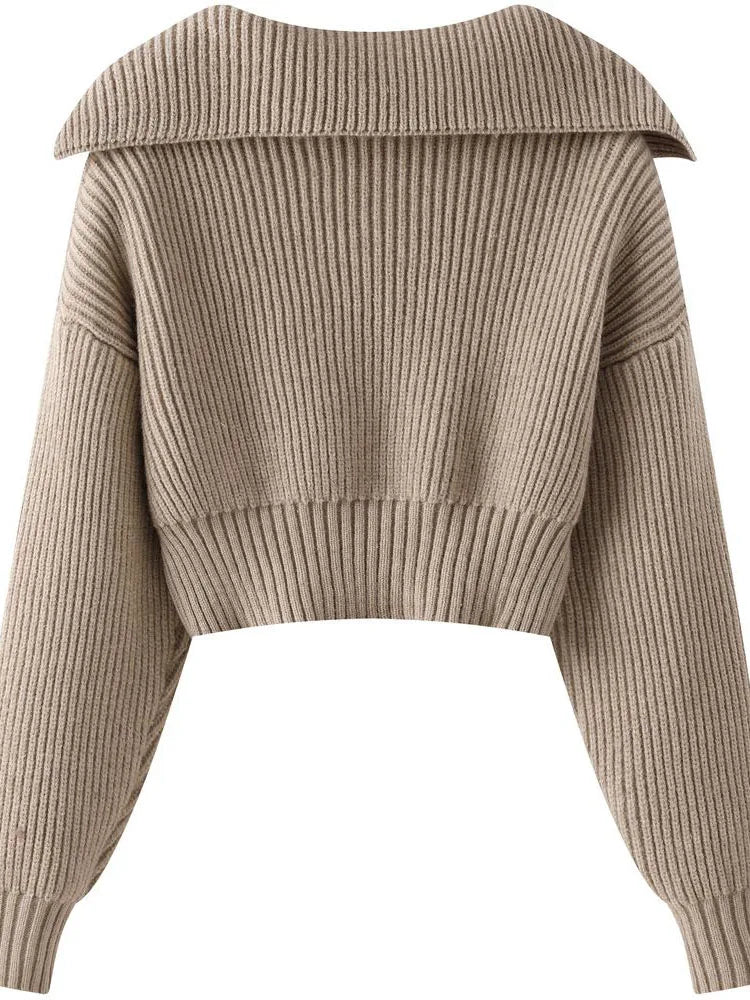 Effortlessly Elegant Garment with a Timeless Design