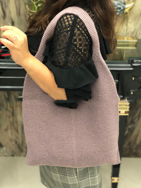 Beautifully Finished Bag in a Timeless Design
