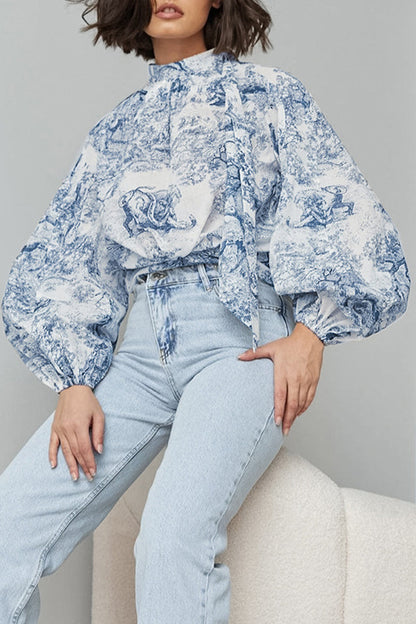 Effortlessly Elegant Blouse with a Timeless Design