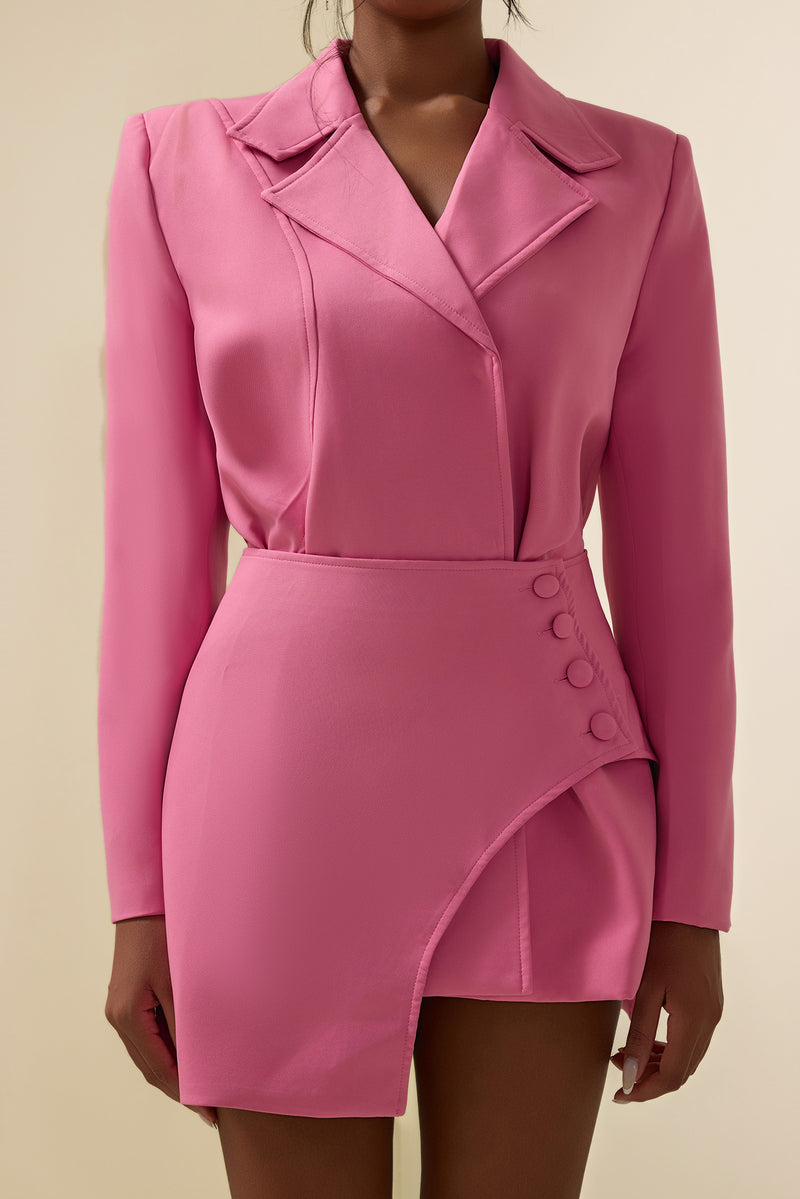 Beautifully Finished Garment in a Timeless Design