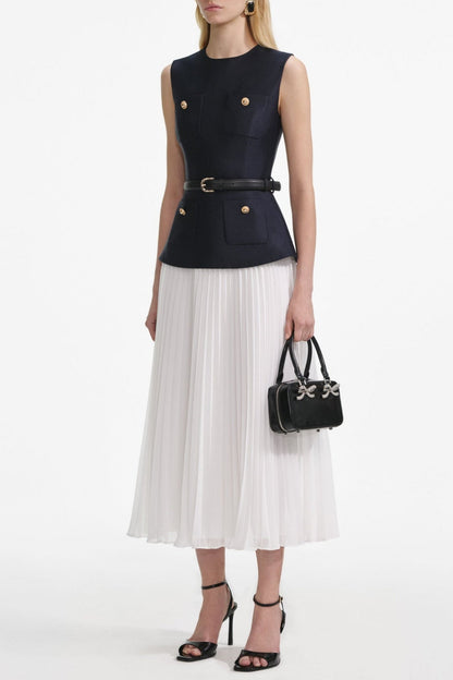Beautifully Crafted Dress in a Classic Style