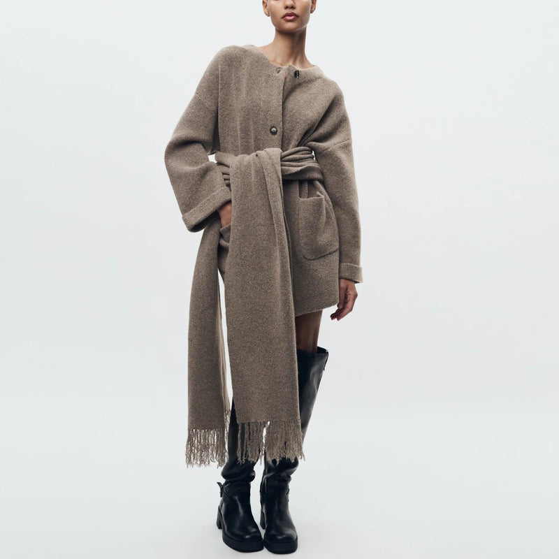 Well Tailored Coat with a Graceful Silhouette