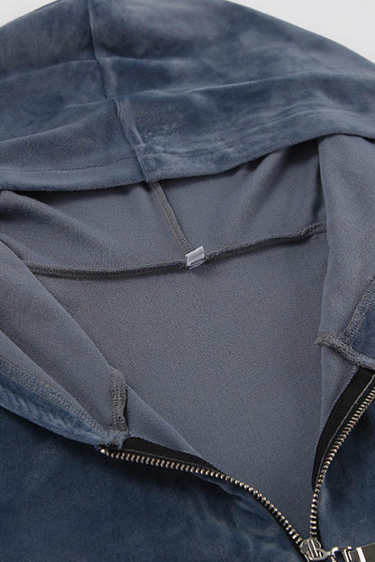 Beautifully Finished Top in a Timeless Design