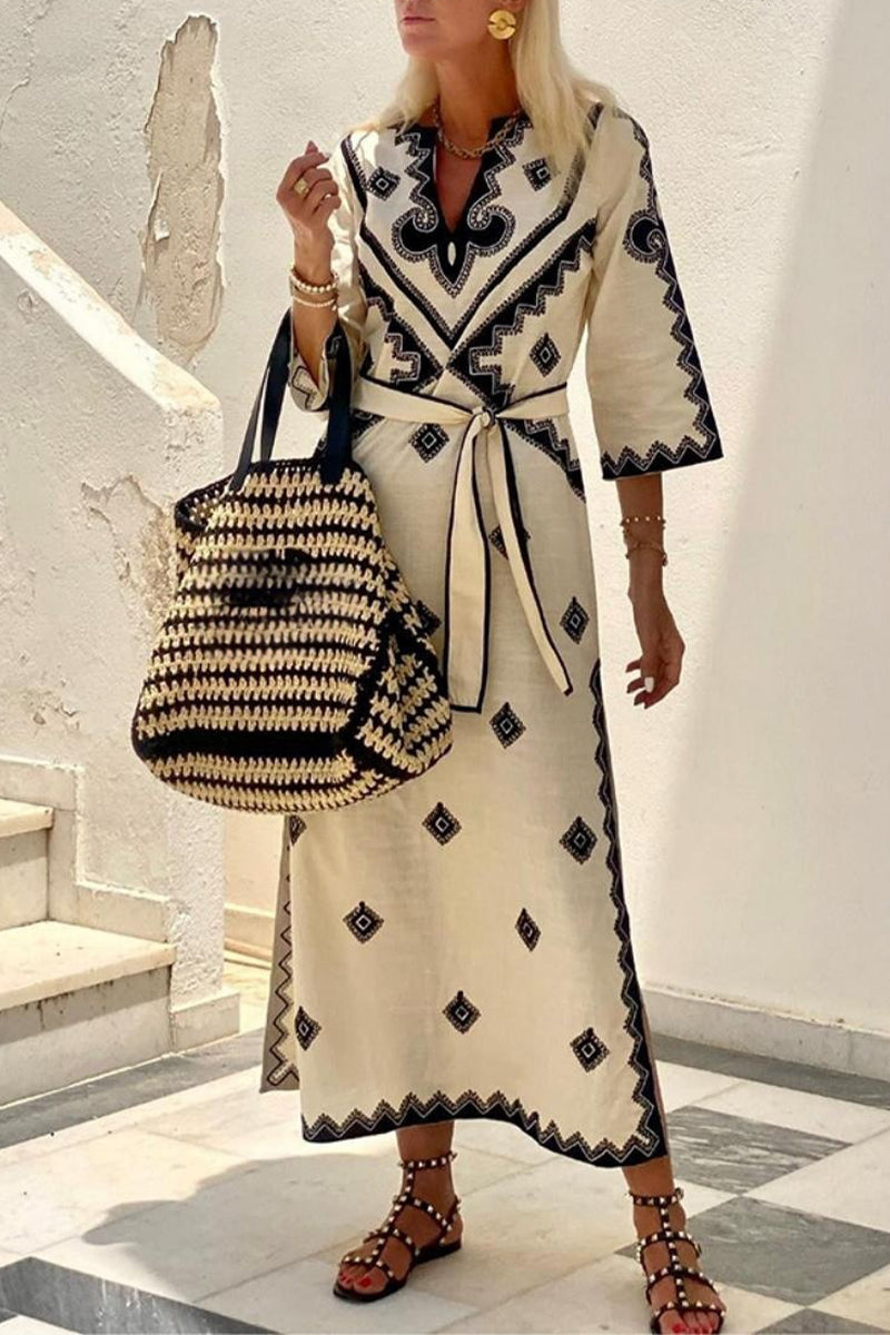 Classic Vintage & Enduringly Stylish Dress